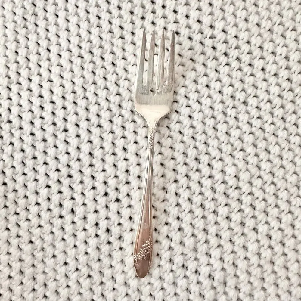 Oneida Tudor Plate Queen Bess Set of 12 Replacement Salad Forks Flatware 6.5